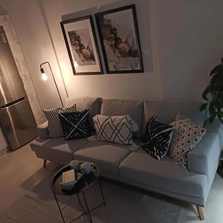 Stylish Ground Floor Maisonette 公寓 沃洛斯