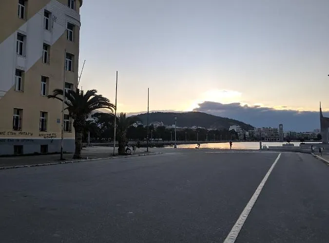 Stylish Ground Floor Maisonette *