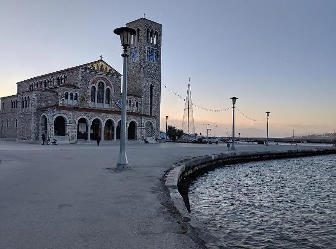 Stylish Ground Floor Maisonette Appartamento Volos