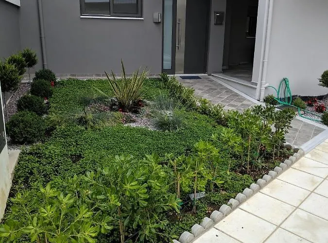 Stylish Ground Floor Maisonette Volos