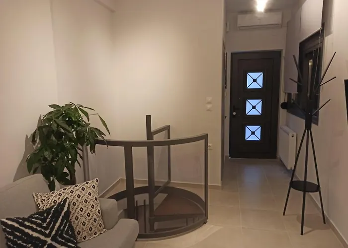 Stylish Ground Floor Maisonette * Volos