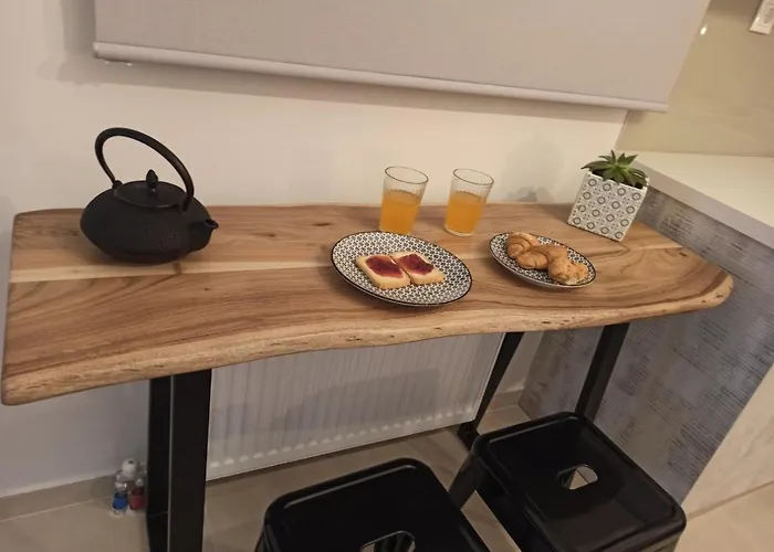 Stylish Ground Floor Maisonette Volos