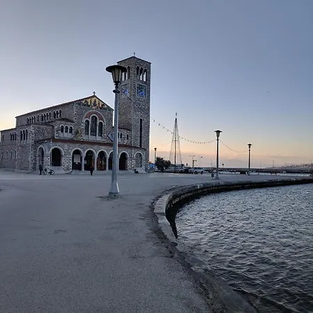 Stylish Ground Floor Maisonette Appartamento Volos