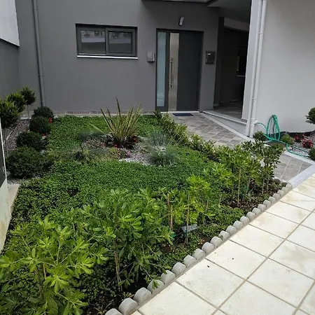 Stylish Ground Floor Maisonette Volos