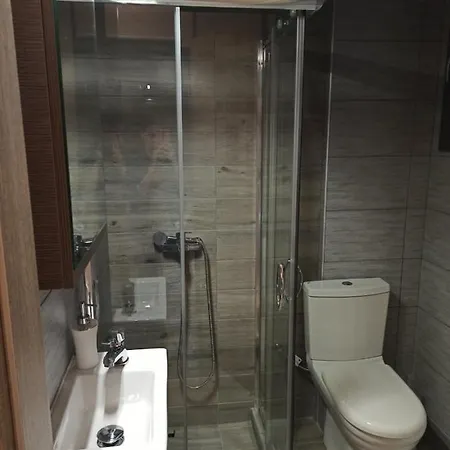 Stylish Ground Floor Maisonette Апартаменты