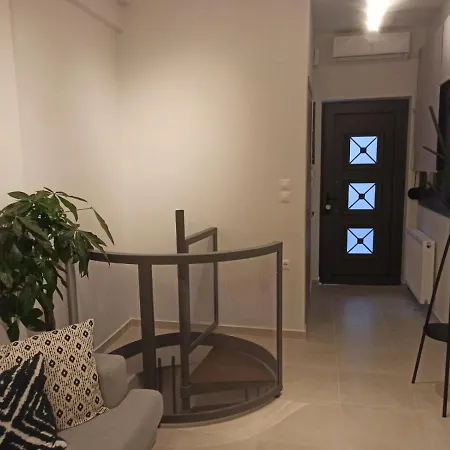 Stylish Ground Floor Maisonette * Volos