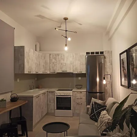 Апартаменты Stylish Ground Floor Maisonette *