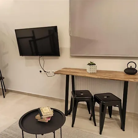 Stylish Ground Floor Maisonette Apartment